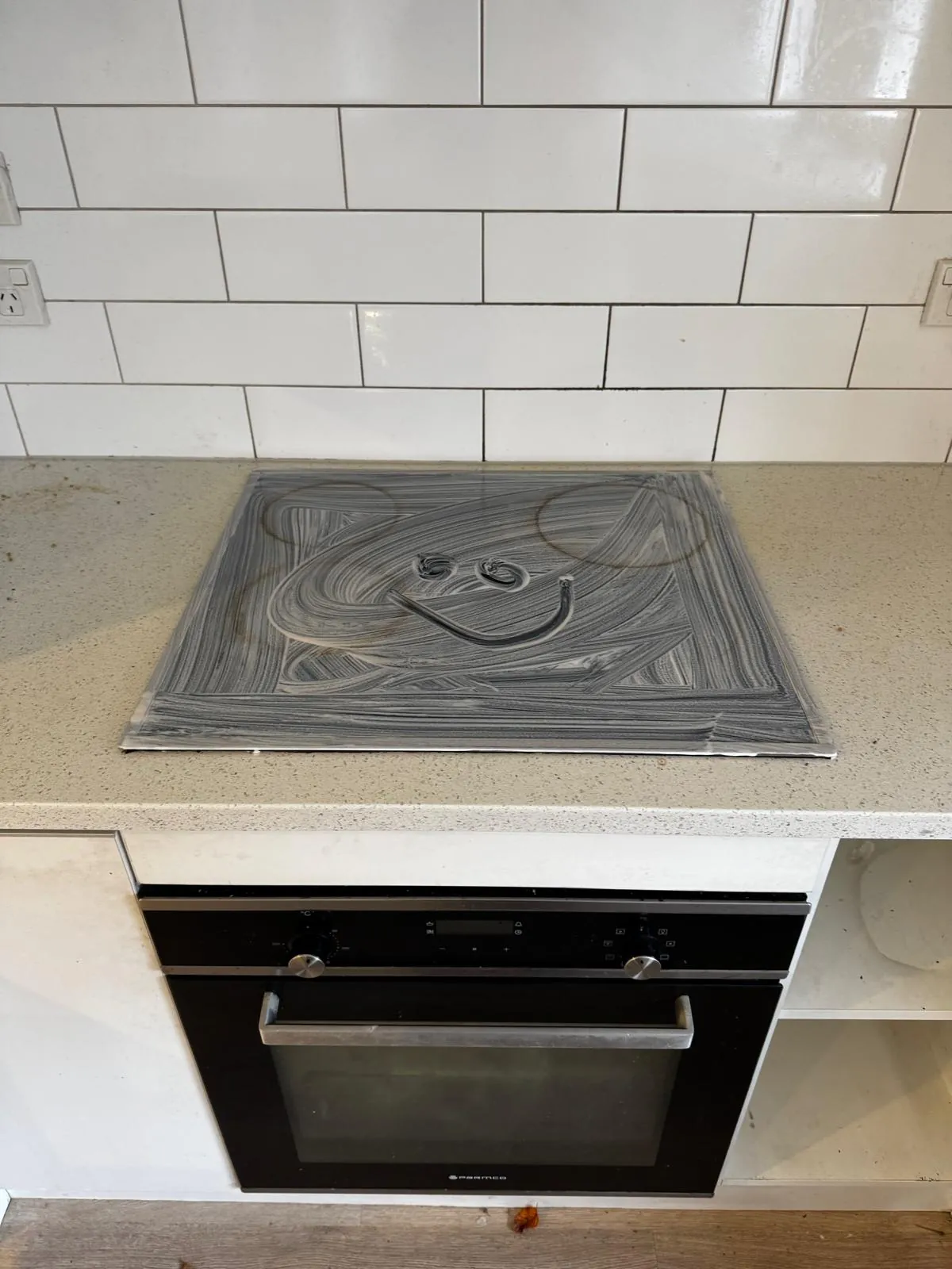 Cooktop deep cleaning Auckland — burnt rings treated during cleaning