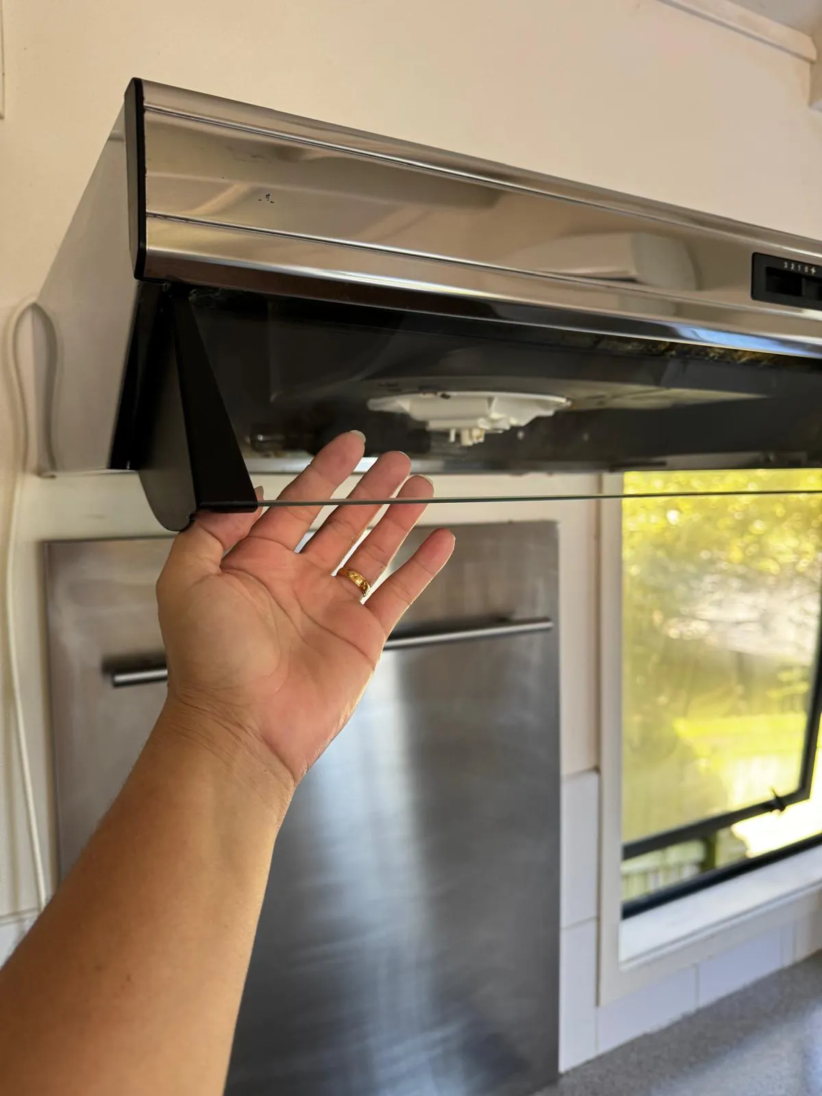 Rangehood deep cleaning North Shore — polished stainless steel after cleaning
